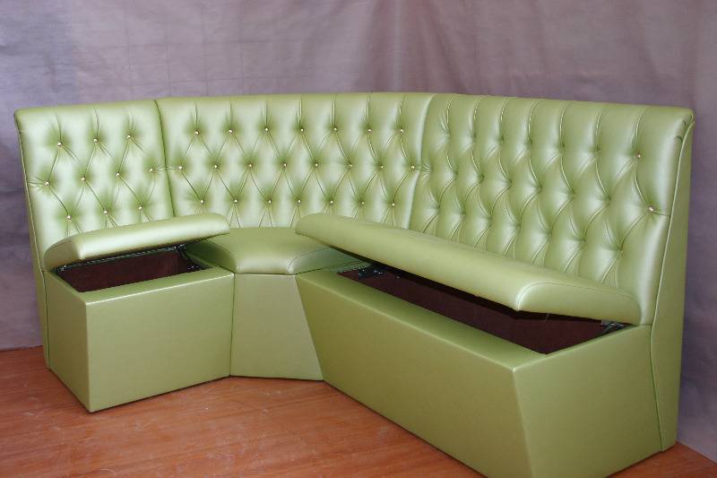 Кожаный диван на кухню со спальным местом: угловой или прямой, с ящиком, фото