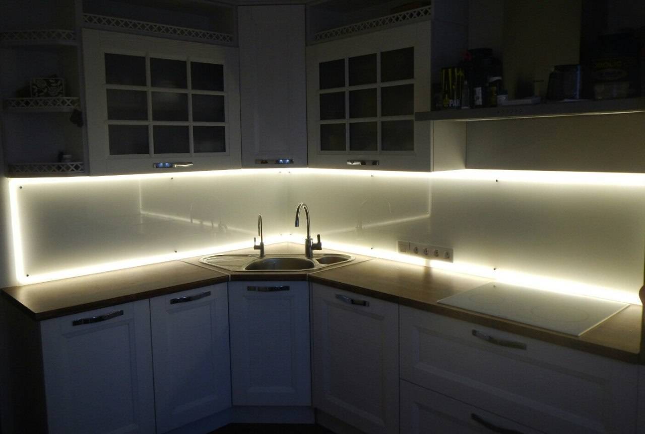 Освещение на кухне: 74 фото вариантов расположения источников света