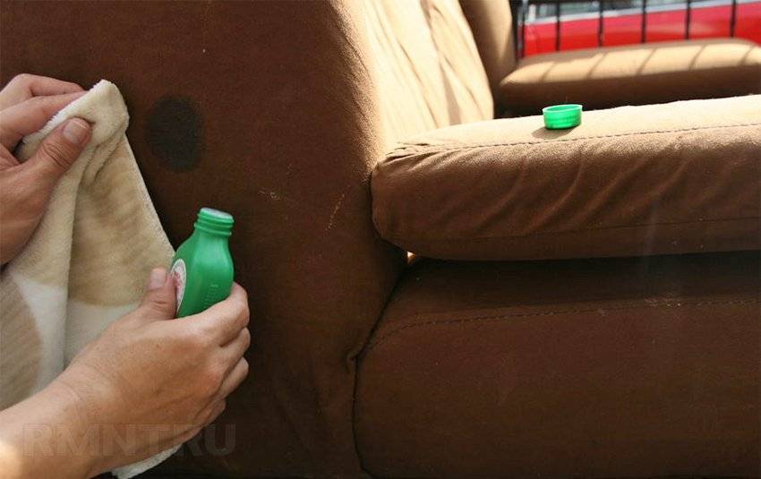 Как почистить диван в домашних условиях, чистка обивки дивана из ткани, средство для чистки