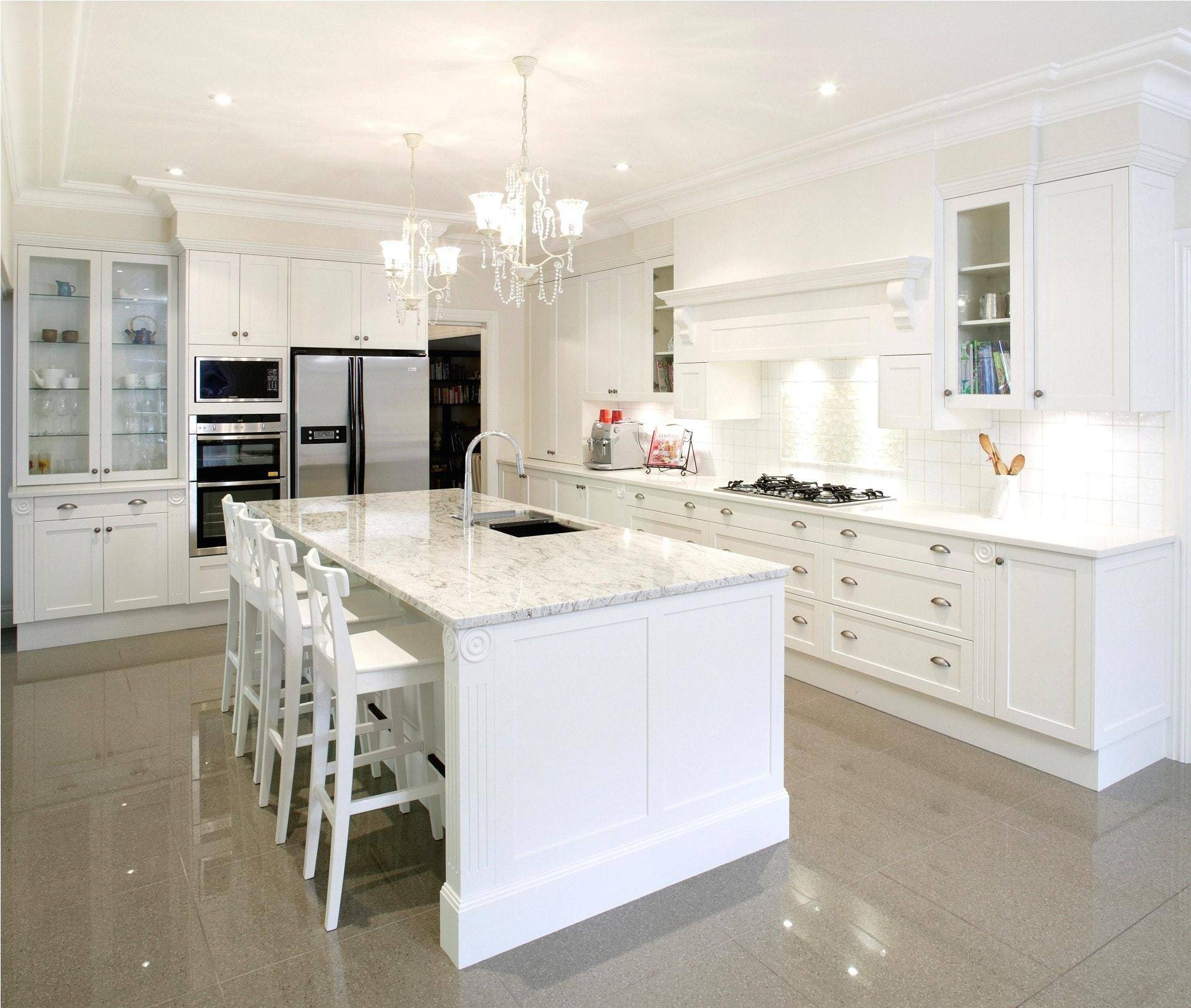 Белая кухня в интерьере: 100+ фото, разные оттенки и комбинации