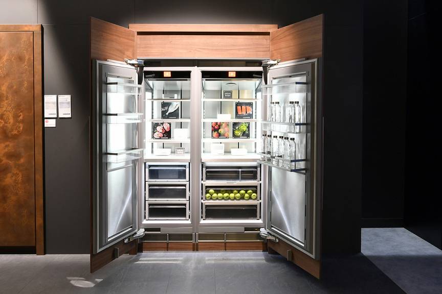 На что обращать внимание при покупке большого холодильника?