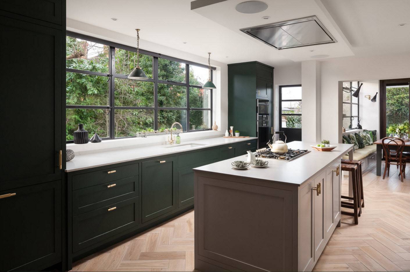 Дизайн кухни с окном – 5 супер-идей и 70 фото