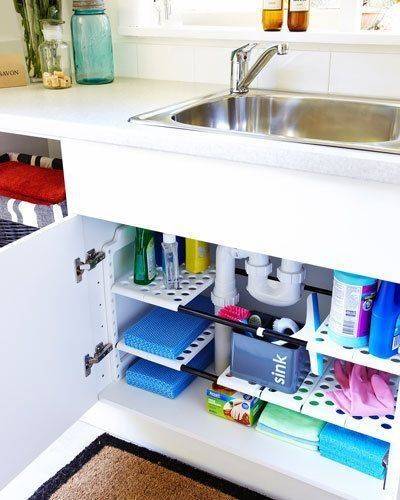 Как бюджетно организовать хранение под раковиной на кухне?