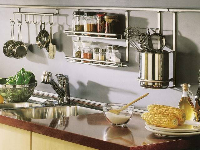 Рейлинги для кухни - основы выбора, правила установки, уход и эксплуатация (110 фото)