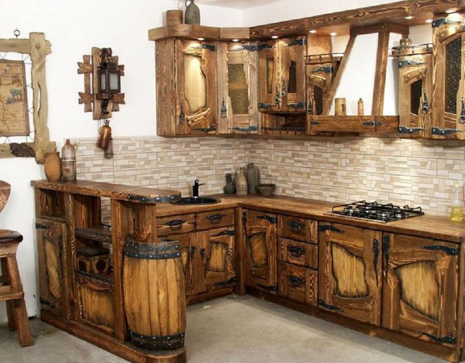 Теплота, самобытность и неповторимый уют кухонь, выполненных в старинном стиле