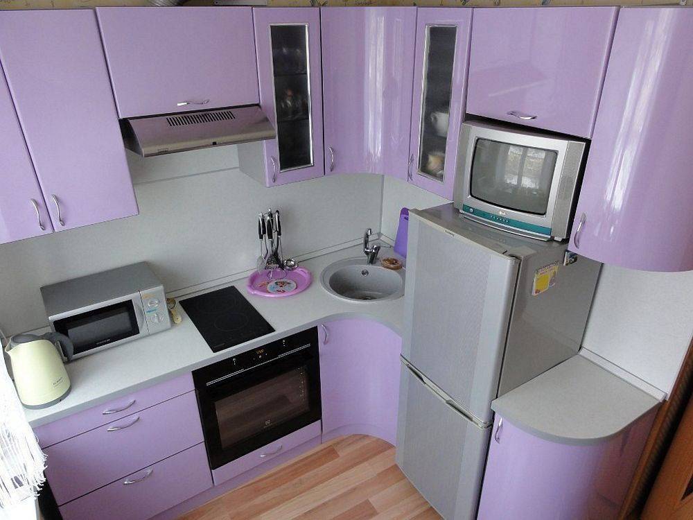 Угловые кухни в «хрущевку» (60 фото): маленькие кухни с холодильником у окна и раковиной в углу, другие готовые кухни, варианты дизайна