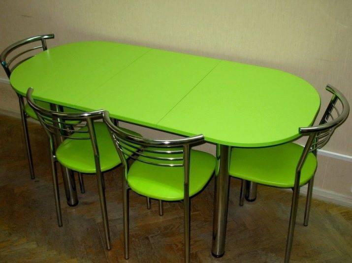 Столы стеклянные кухонные: особенности столов с раздвижными столешницами, их преимущества