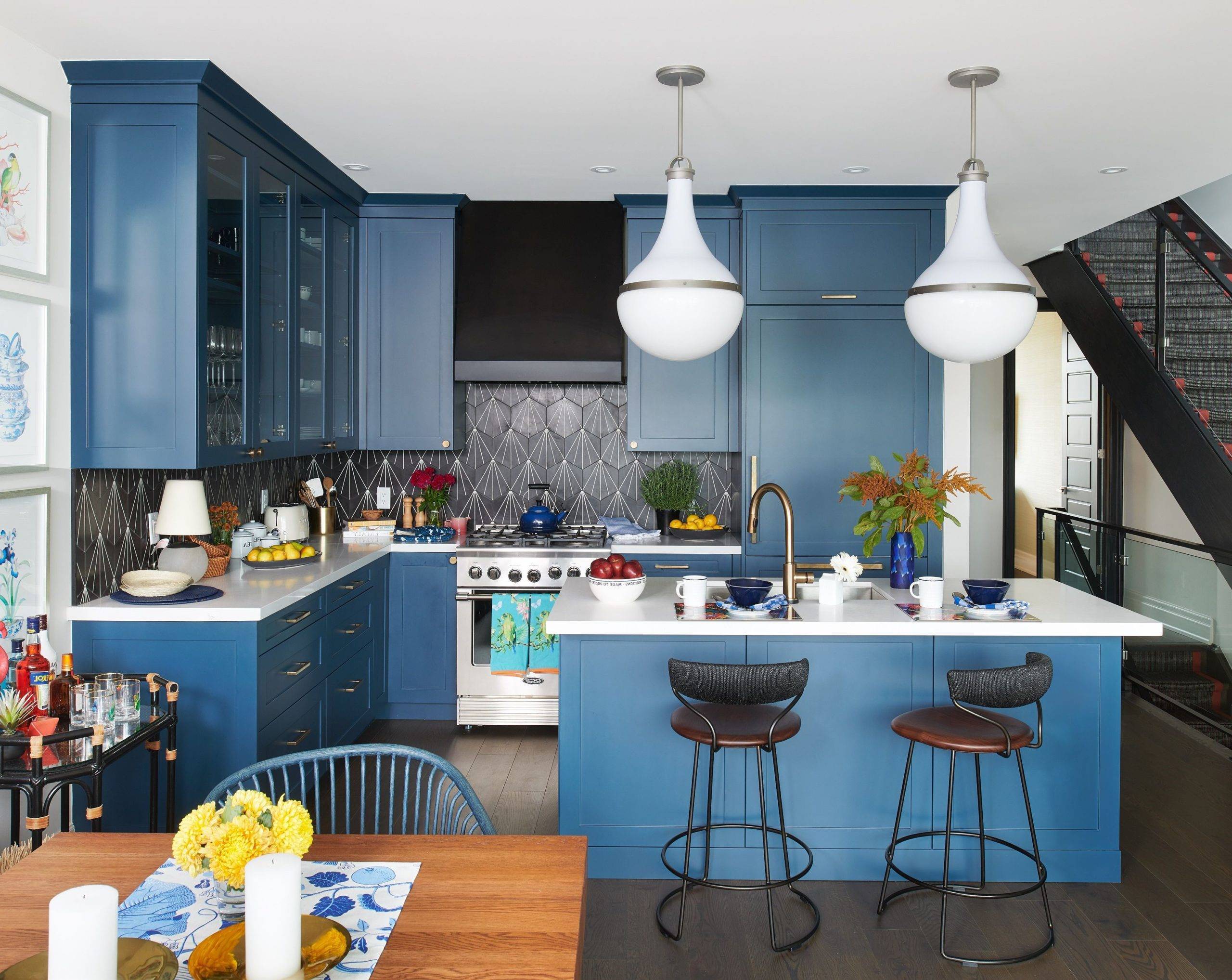 Синяя кухня: варианты дизайна, сочетания цвета, реальные фото — блог про кухни: все о кухне — kuhnyamy.ru