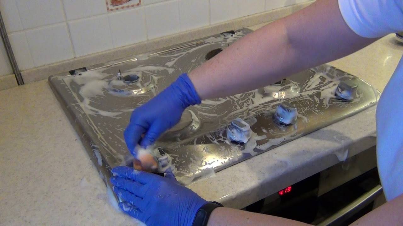 Как очистить газовую плиту от нагара и жира