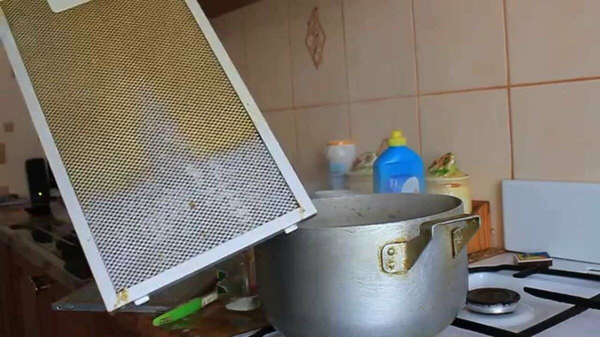 Как очистить вытяжку на кухне от жира: способы чистки решетки - kupihome.ru