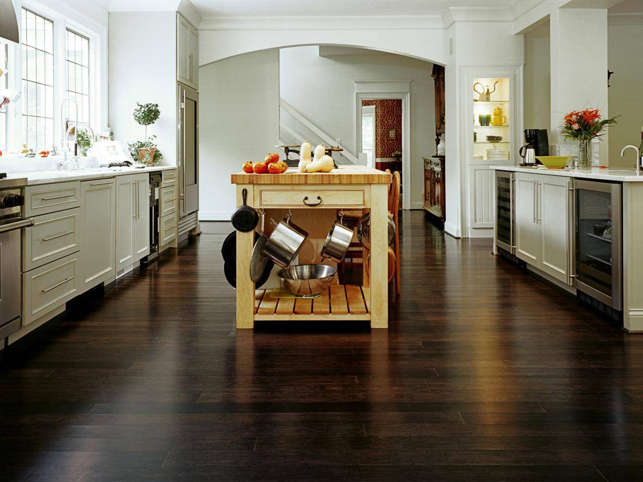 Плитка для кухни на пол: плюсы и минусы плиточного покрытия. лучшие идеи дизайна на кухне с фото-обзорами
