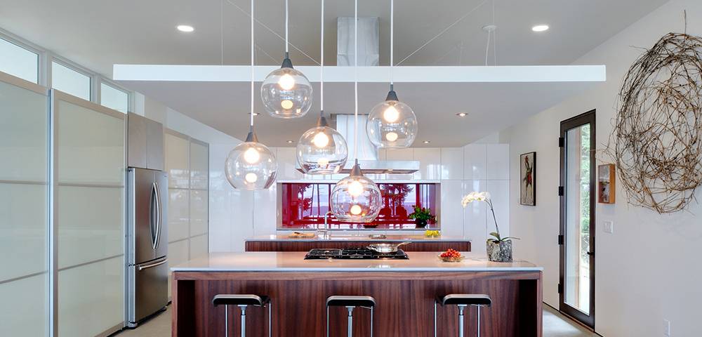 Освещение на кухне с натяжным потолком: потолочные светильники для натяжных потолков на кухню, варианты, люстра, точечное освещение, споты, как расположить, расположение, светодиодная подсветка