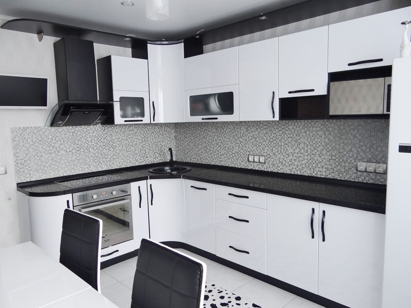 Черно-белая кухня - 89 фото красивого интерьера в лучшем цвете