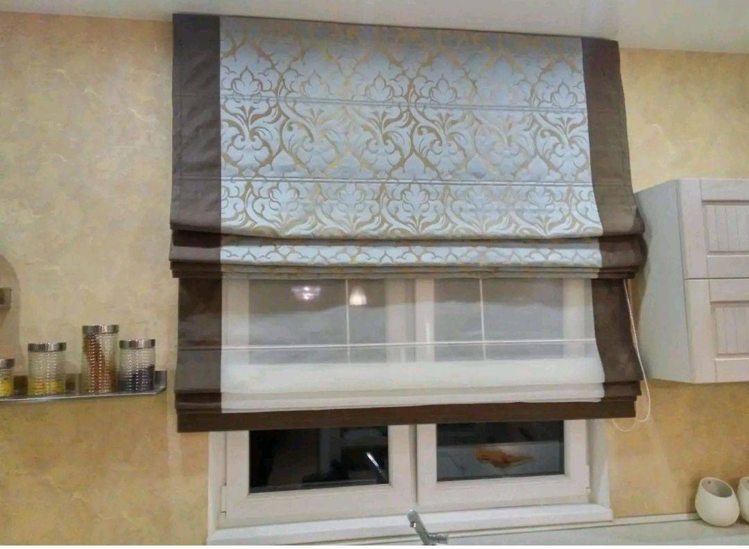 Как красиво оформить окно на кухне?