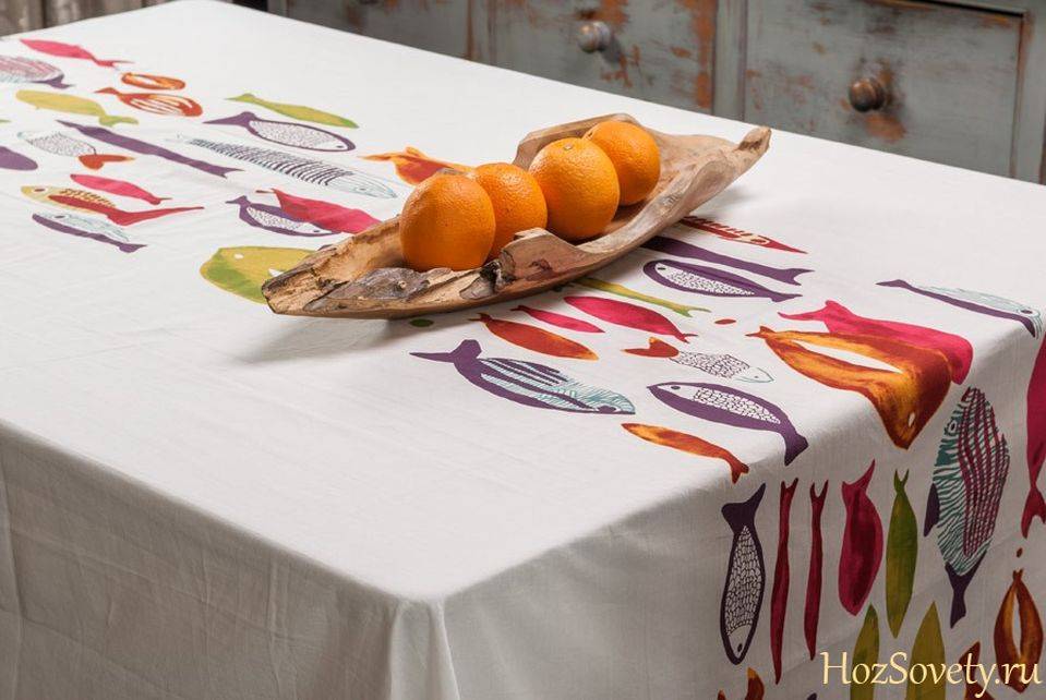 Скатерть на стол для кухни: описание, водоотталкивающая, с покрытием
