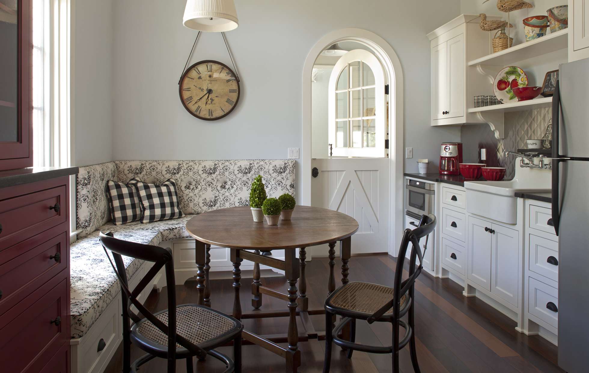Диван на кухню - 115 лучших фото красивых кухонных диванов в интерьере