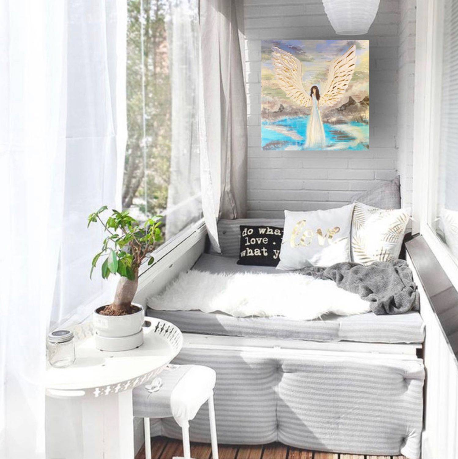 Спальня на балконе: дополнительные метры для уюта и что нужно для этого