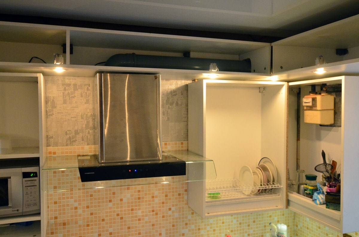 Как замаскировать вентиляционную трубу на кухне? конструкции из гипсокартона, дерева и металла — инструкция +фото и видео