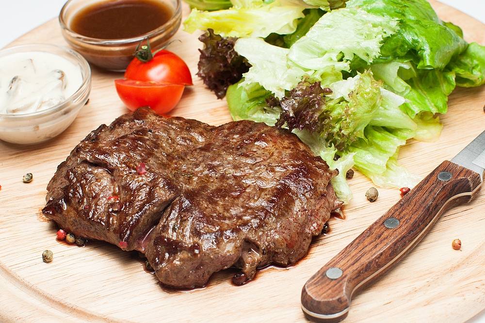 Бифштекс — нюансы выбора мяса и правила приготовления