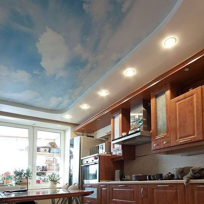 55 вариантов дизайна натяжного потолка на кухне