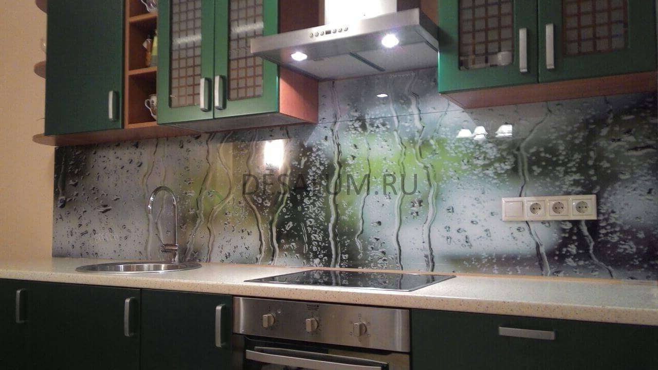 Кухонный фартук из стекла: разновидности, плюсы и минусы, реальные фото