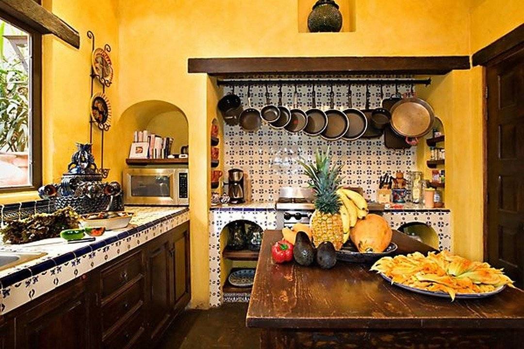 Кухня в средиземноморском стиле, как воплотить в интерьере с фото