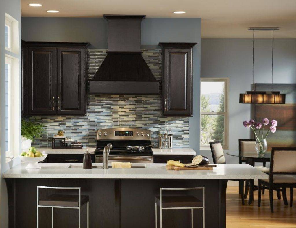 Дизайн кухни в черном цвете: 80+ реальных фото интерьеров