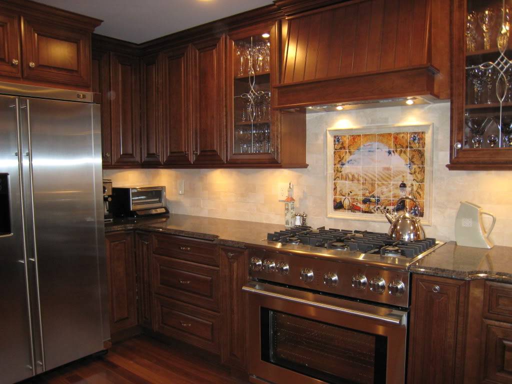 Коричневая кухня - 75 фото идеального сочетания дизайна кухни коричневого цвета