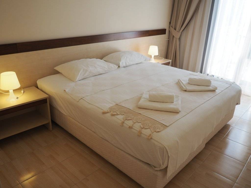 Как правильно заправлять кровать как в отелях