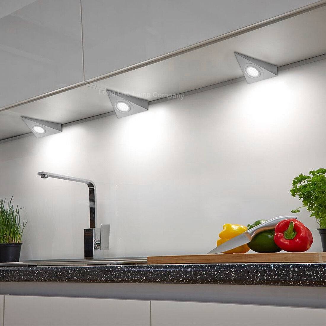 Обзор разных вариантов освещения на кухне и монтаж своими руками