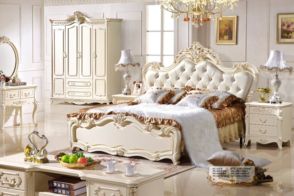 Мебель для спальни в классическом стиле фото: гарнитур белый, шкафы-купе китай, кресло и диван классика, кровати