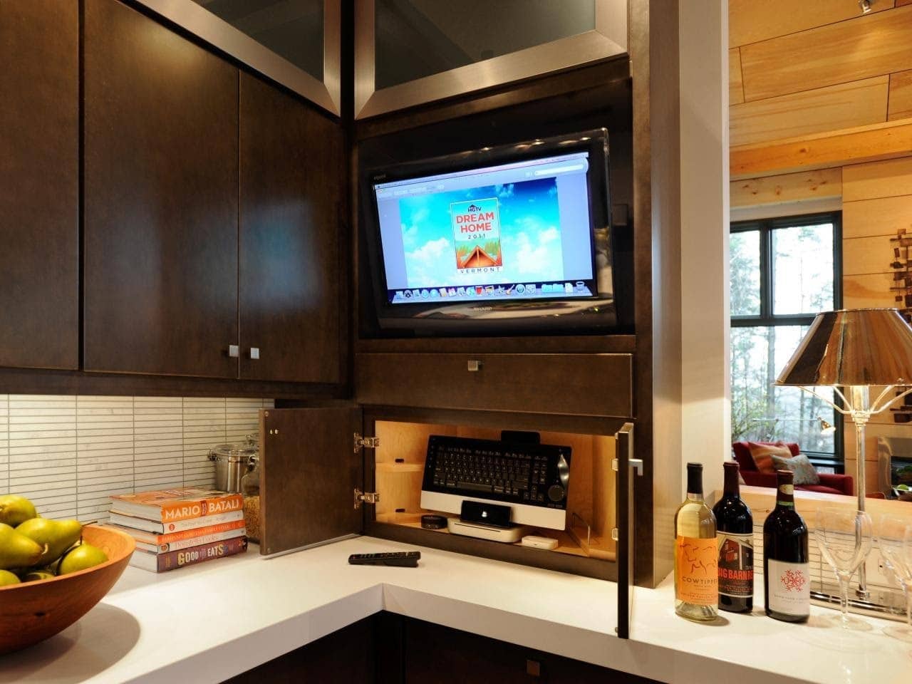 Телевизор для кухни – как правильно выбрать и разместить