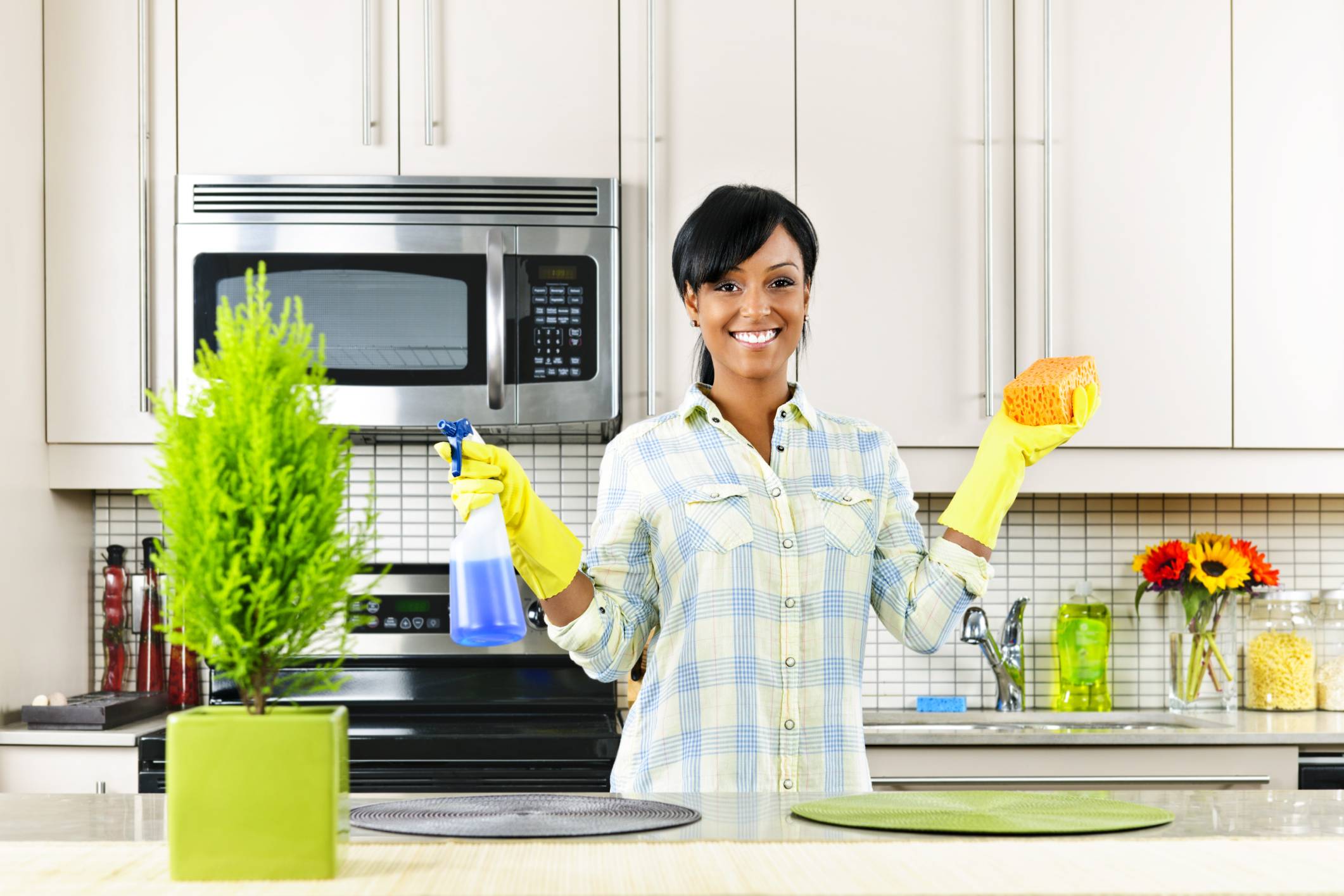 Генеральная уборка кухни: советы и правила, очистка шкафов, холодильников, посуды