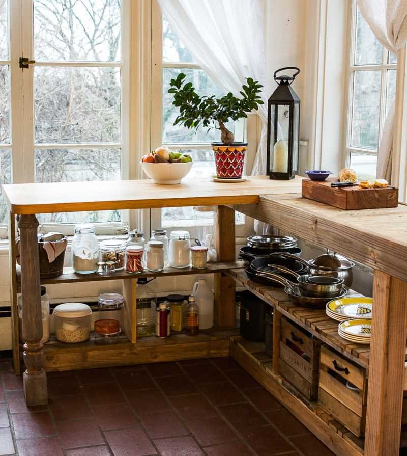 Открытые полки на кухне - практичные и стильные решения (55 фото)