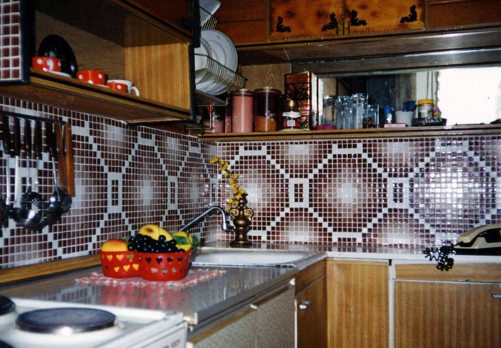Мозаика для фартука на кухне: плюсы и минусы, укладка, советы