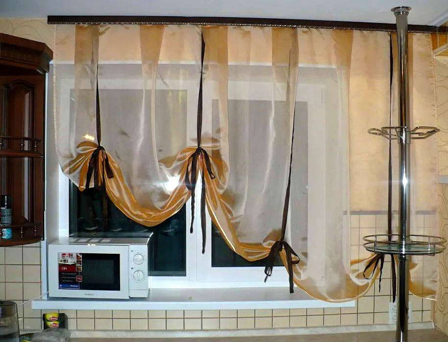 Какие шторы на кухню в современном стиле лучше выбрать