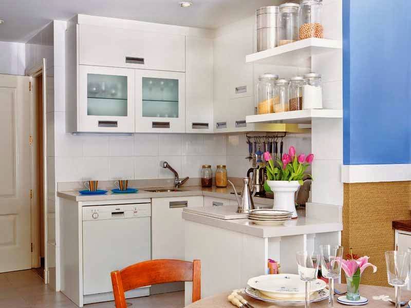 Как обустроить маленькую кухню: организация пространства, как правильно и уютно обставить, решение для маленькой кухни в 5 кв