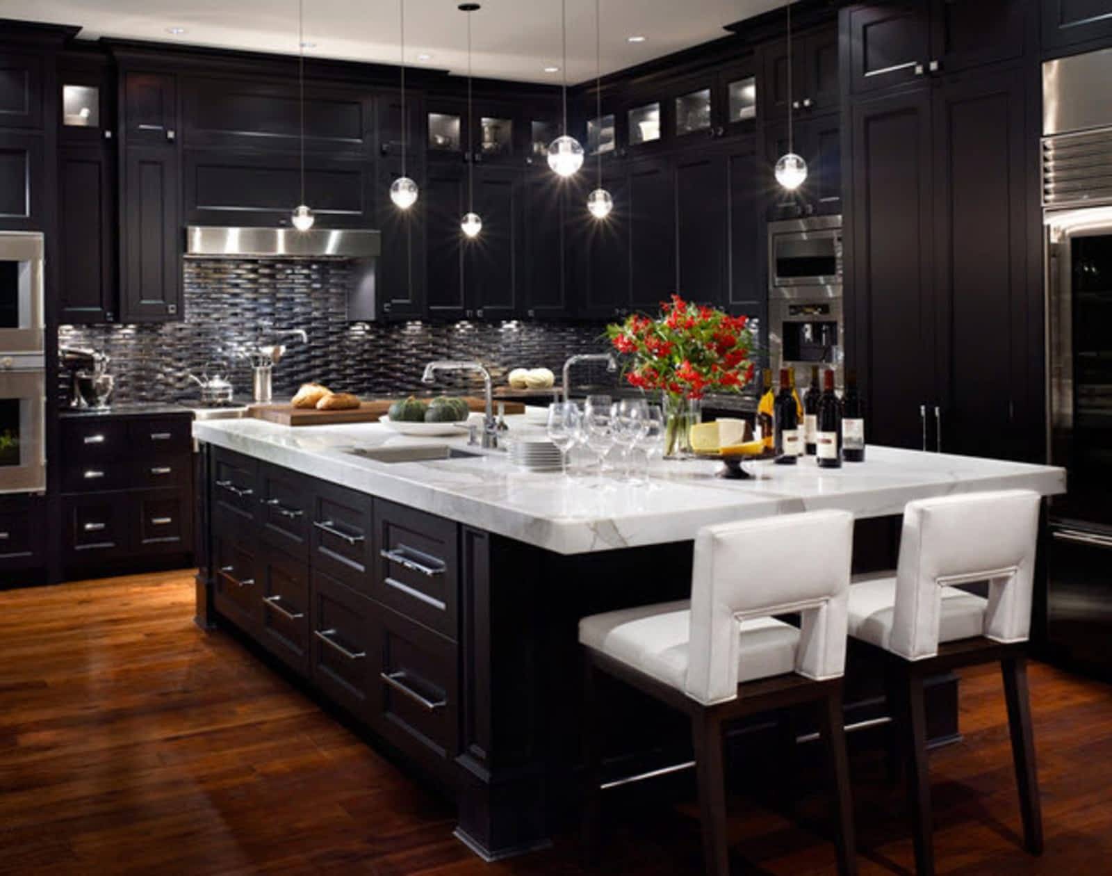 Черная кухня - нетривиальное оформление интерьера - 103 фото примера