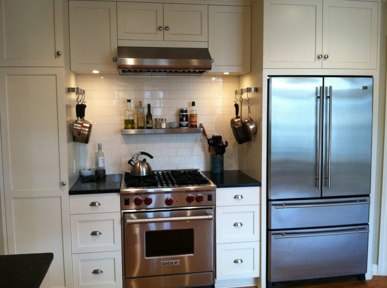5 мест куда поставить холодильник на кухне