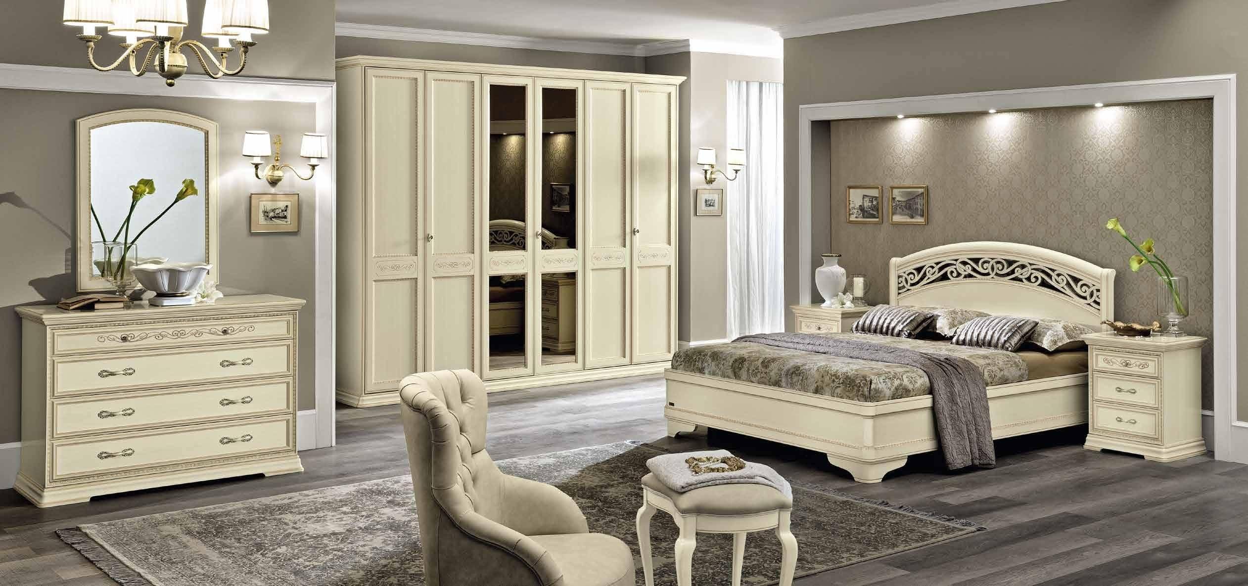 Большие и маленькие спальни в классическом стиле, 11 красивых фото интерьеров спален в стиле классика, выбор мебели, цвета обоев, штор и декора