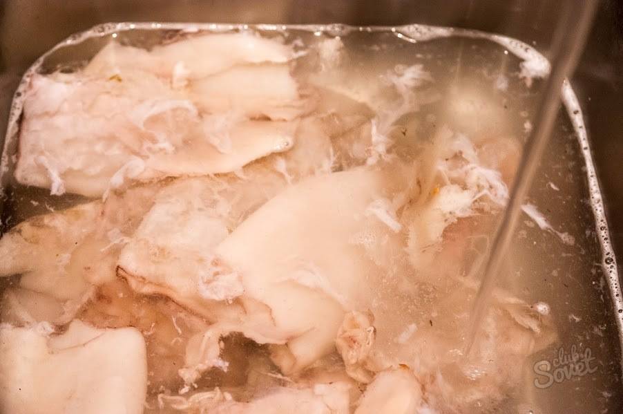 Как чистить кальмары для салатов и других блюд легко и просто