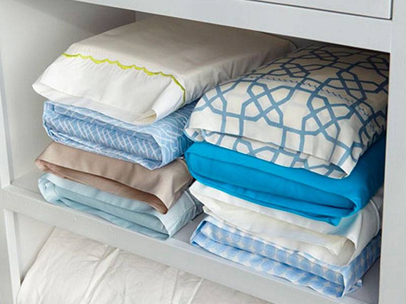 Как сложить компактно постельное белье: идеи хранения, полезные лайфхаки для хранения