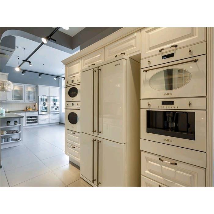 Бежевая кухня: кремовая с яркими акцентами, серый и белый цвет стен и гарнитура в интерьере, какой подойдет фартук