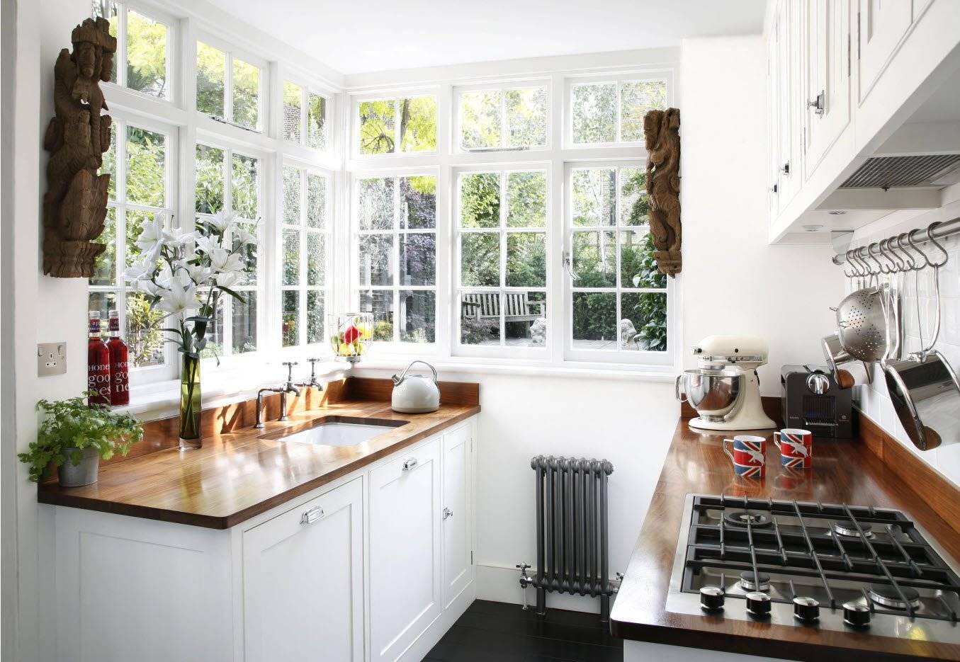 Дизайн кухни с окном — фото гармоничного дизайна