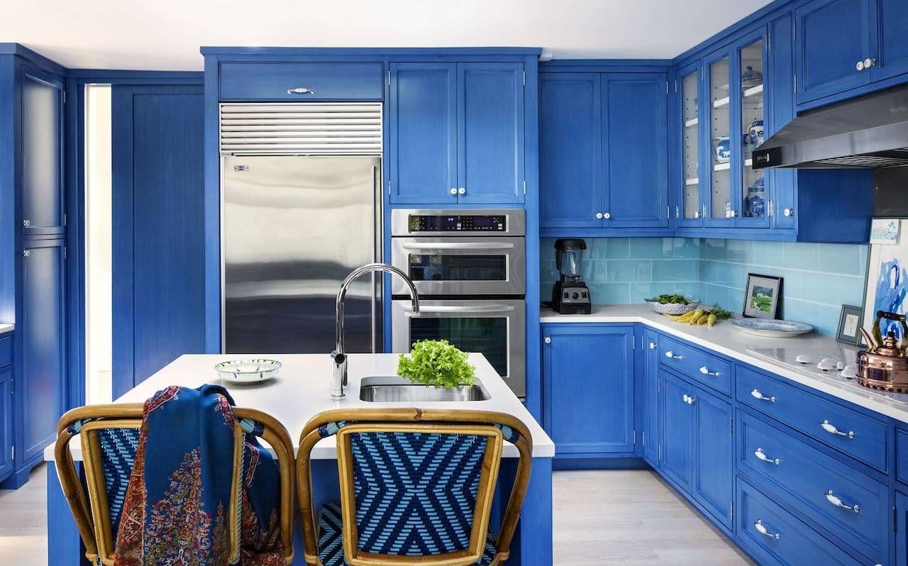 Синяя кухня в интерьере: 60 фото и 5 дизайн-подсказок
