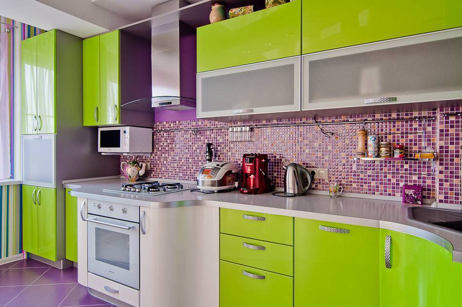 Яркая кухня – резкая но красивая расцветка в современном интерьере + 70 фото