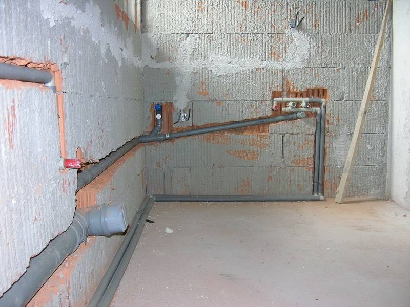 Декор газовой трубы в кухне: как скрыть не пряча в стену? 54 фото идей и красивых решений