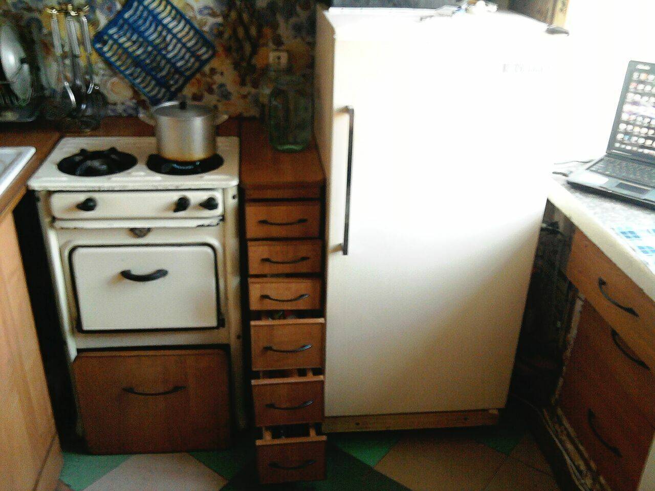 Можно ли холодильник ставить рядом с мойкой? - ремонт своими руками