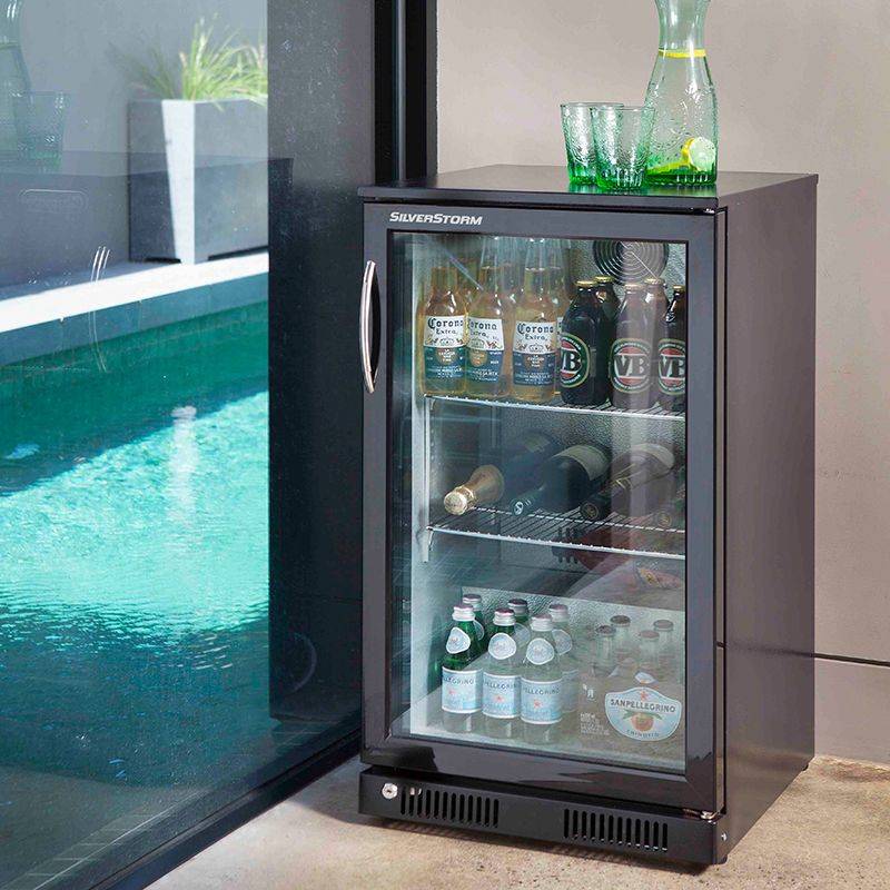 Выбираем модель холодильника для напитков со стеклянной дверью
