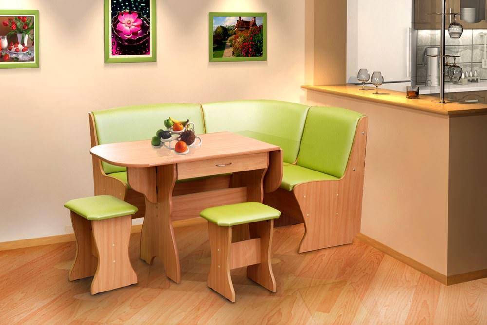 Кухонные уголки для кухни со столом и стульями эконом класса и спальным местом